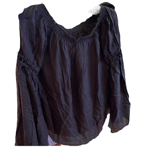 NWOT Chaser Heirloom off shoulder smocked top  - size medium - Picture 3 of 7